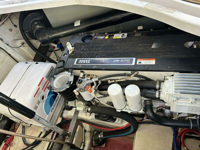 2007 Larson 370 Cabrio