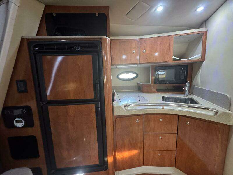 2007 Larson 370 Cabrio