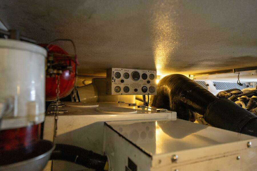 1998 Viking 50 Convertible 