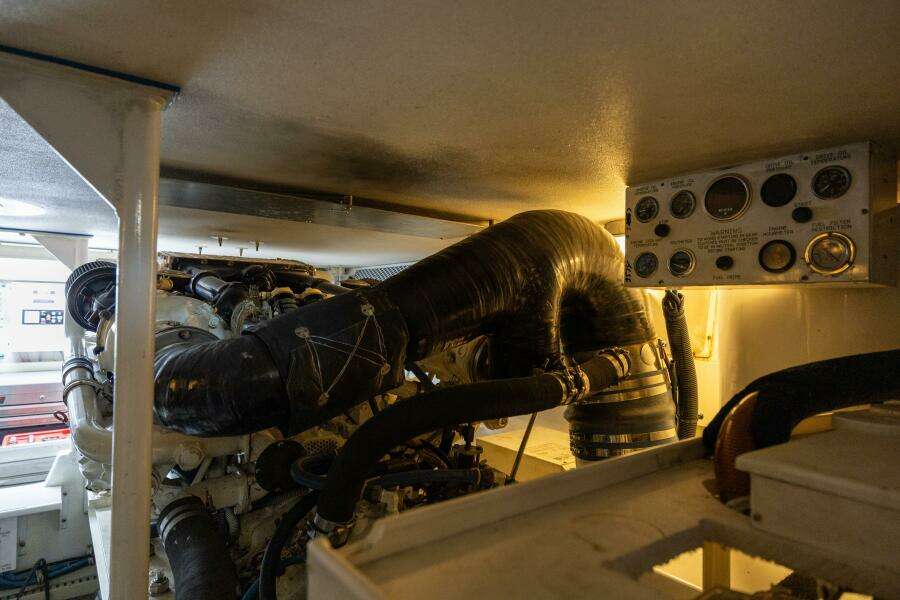 1998 Viking 50 Convertible 