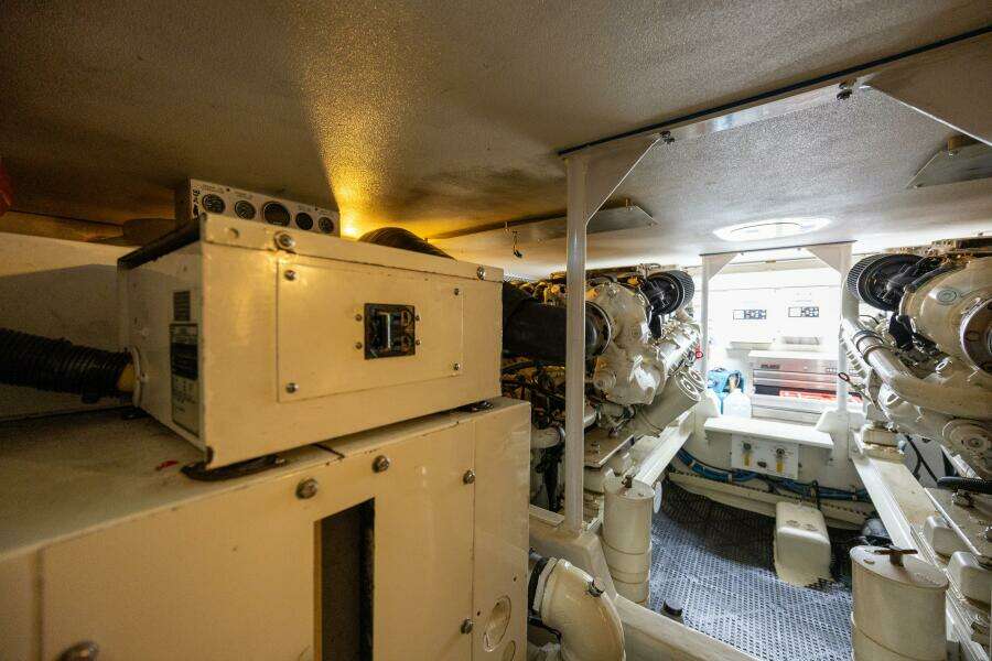 1998 Viking 50 Convertible 