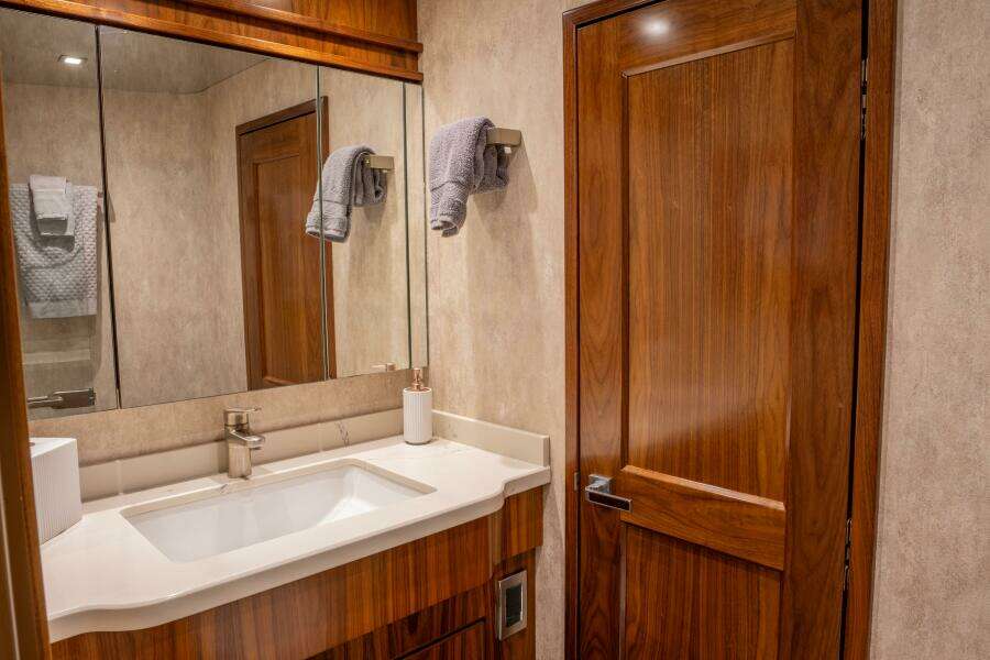 2018 Viking 80 Enclosed Bridge - SILVERTIME