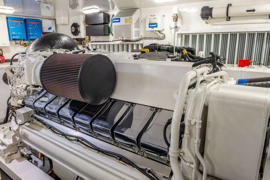 2018 Viking 80 Enclosed Bridge - SILVERTIME