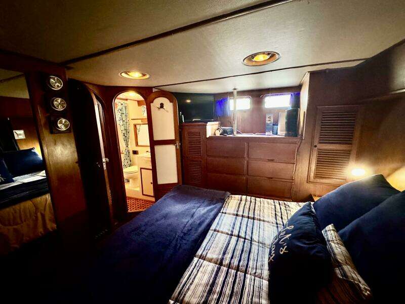 1986 Marine Trader 47 Tradewinds
