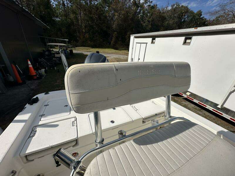 2008 NauticStar 2400 NauticBAY