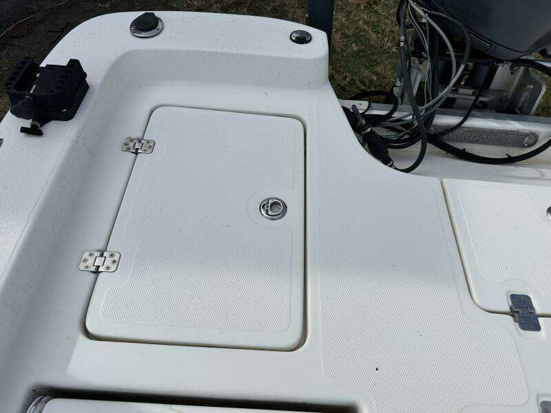 2008 NauticStar 2400 NauticBAY