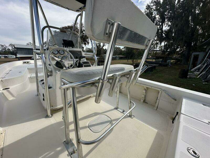 2008 NauticStar 2400 NauticBAY