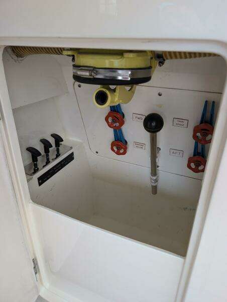 1998 Viking Princess Sport Cruiser