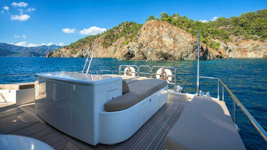 2010 Leopard Leopard 27 Sport