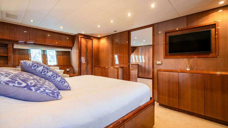 2010 Leopard Leopard 27 Sport