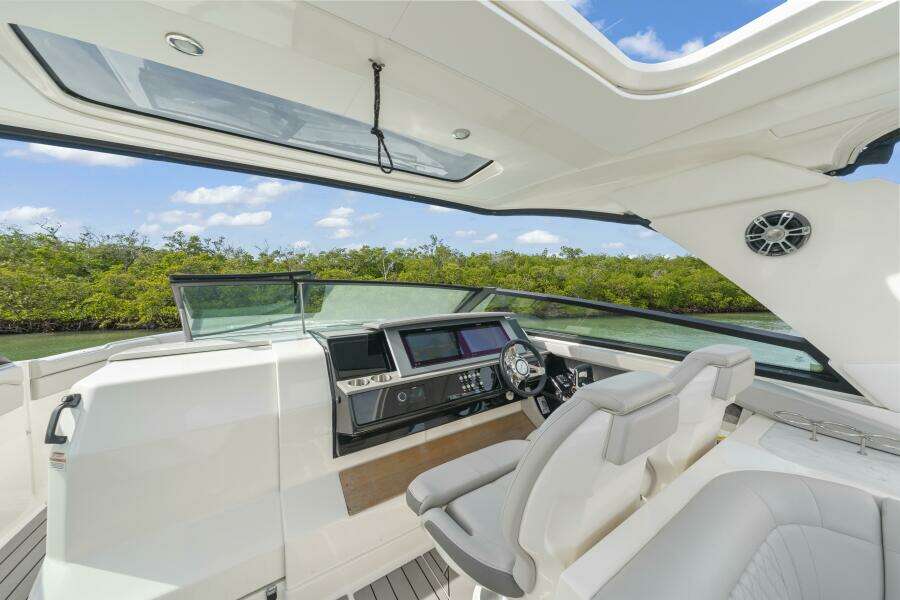 2022 Sea Ray SLX 400 Outboard SEA N SEA