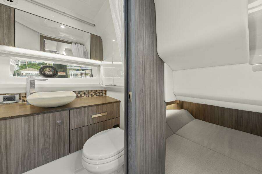 2022 Sea Ray SLX 400 Outboard SEA N SEA