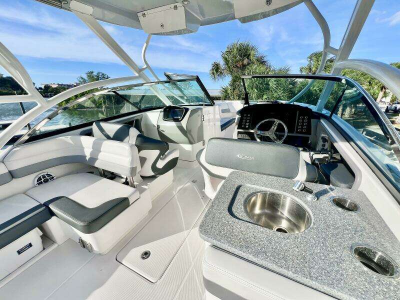 2021 Robalo R317