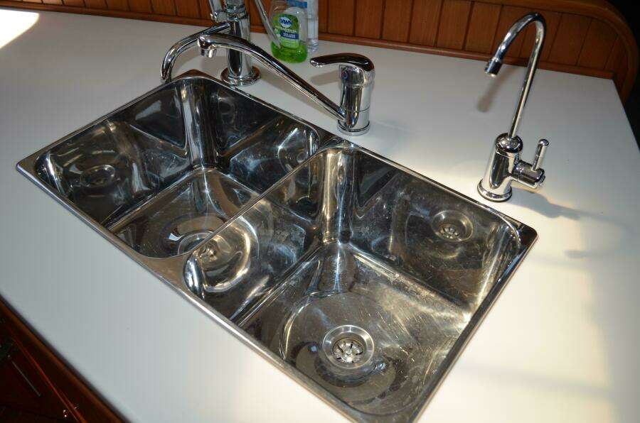 1986 Hans Christian 43 Christina