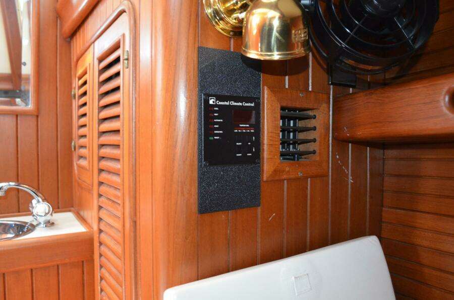 1986 Hans Christian 43 Christina