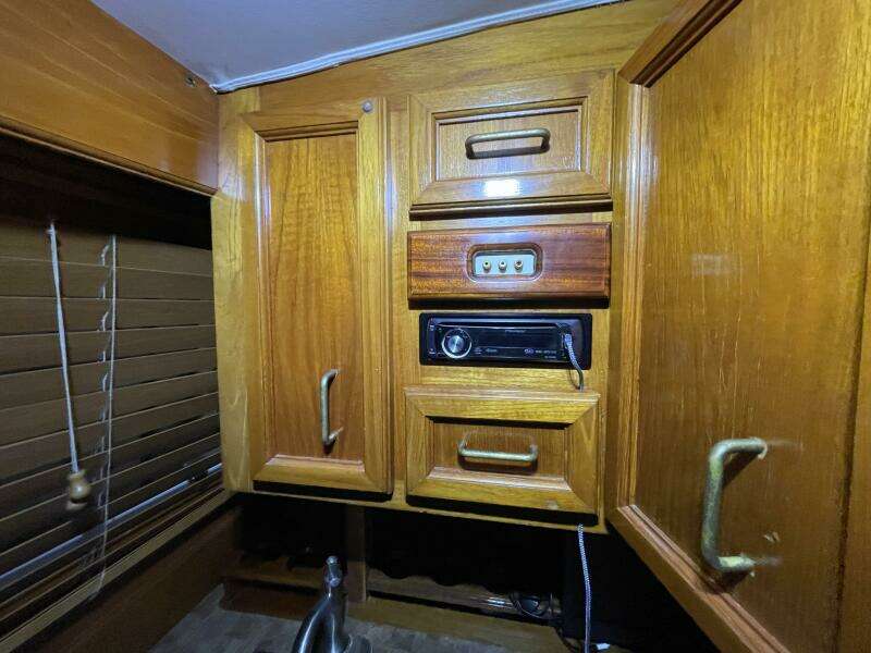1986 Egg Harbor 40 Motor Yacht