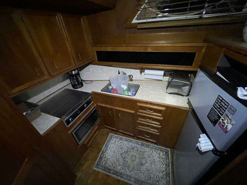 1986 Egg Harbor 40 Motor Yacht