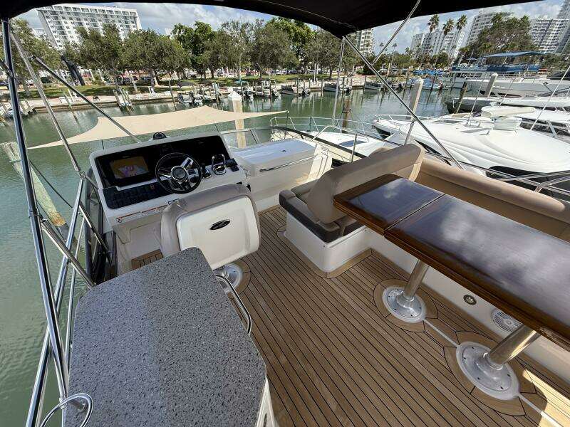 2018 Sea Ray FLY 400