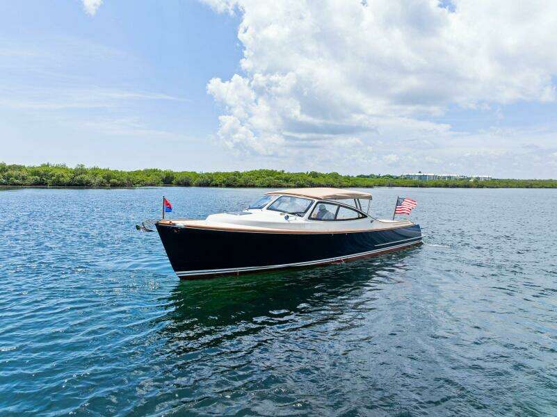 2008 Hinckley Talaria 38R Convertible