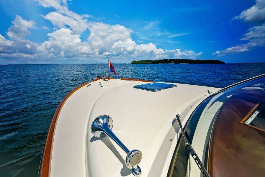 2008 Hinckley Talaria 38R Convertible