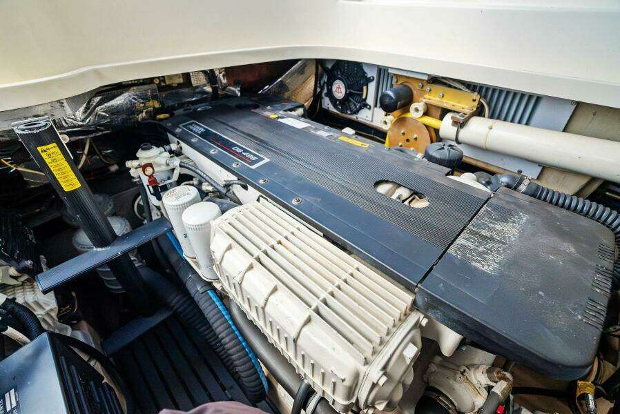 2008 Hinckley Talaria 38R Convertible