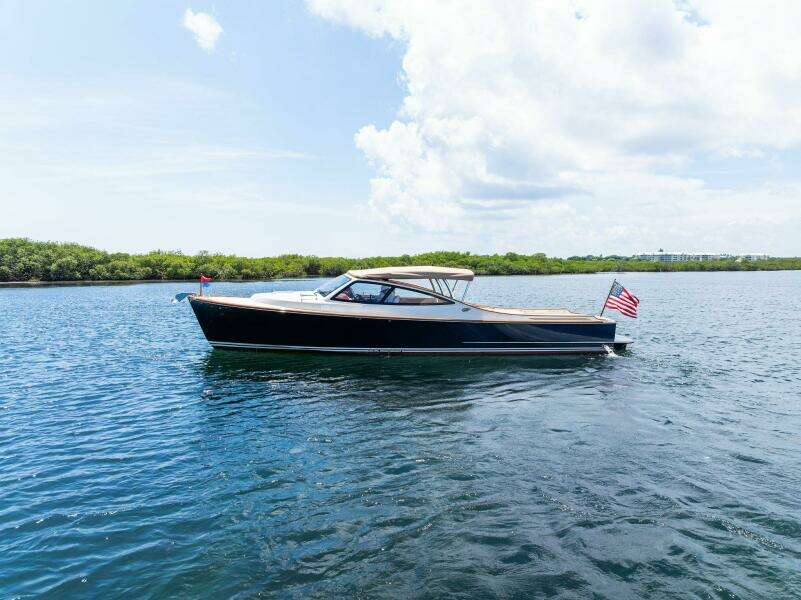 2008 Hinckley Talaria 38R Convertible