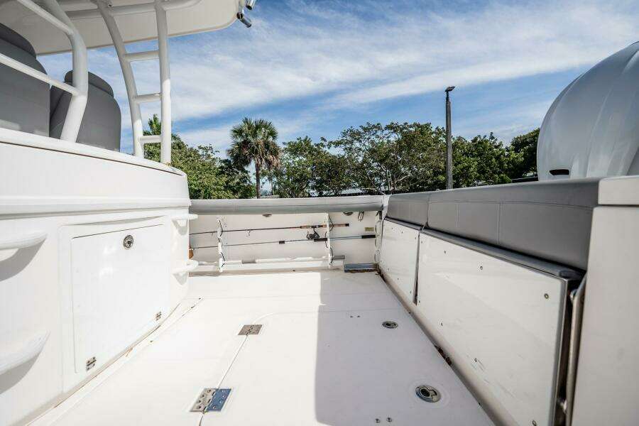 2021 Everglades 335 Center Console