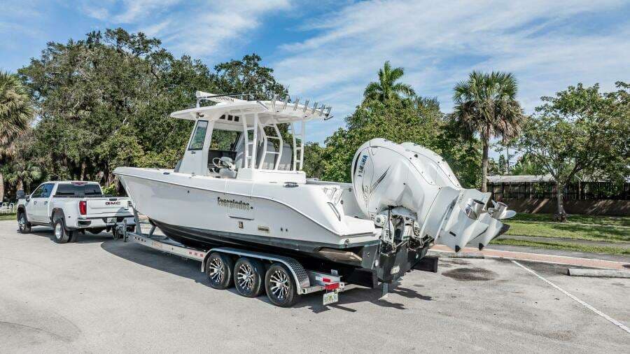 2021 Everglades 335 Center Console