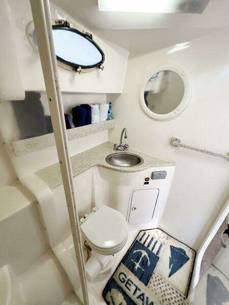 2000 Rinker Fiesta Vee 330