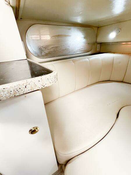 2000 Rinker Fiesta Vee 330