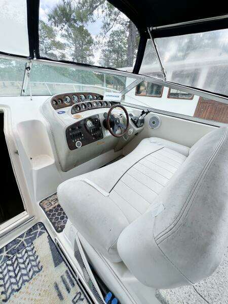 2000 Rinker Fiesta Vee 330