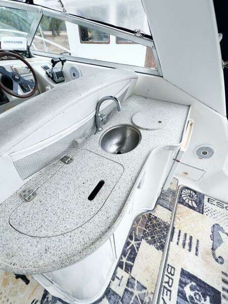 2000 Rinker Fiesta Vee 330