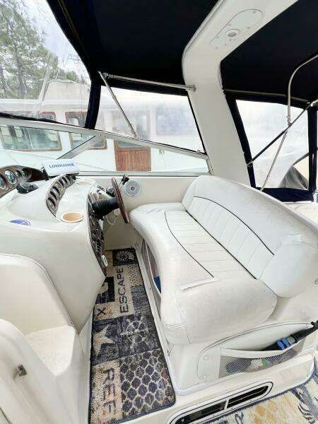 2000 Rinker Fiesta Vee 330