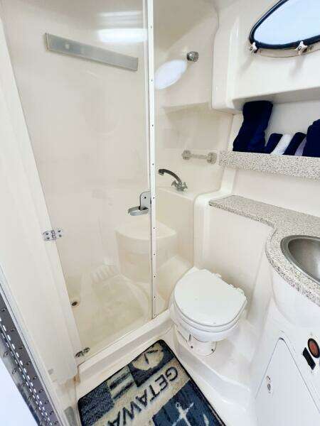 2000 Rinker Fiesta Vee 330