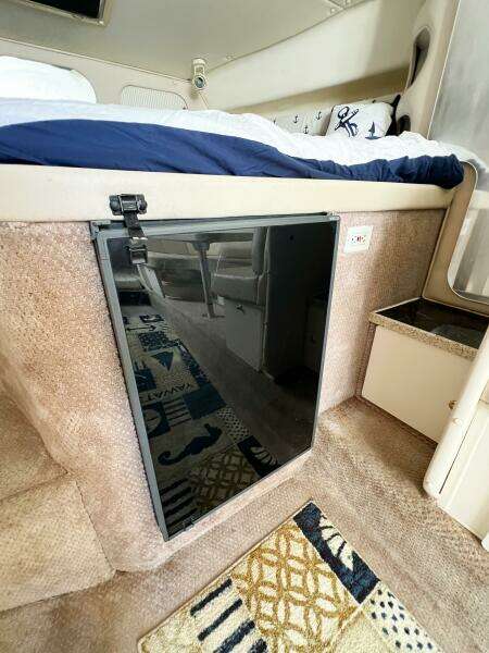 2000 Rinker Fiesta Vee 330