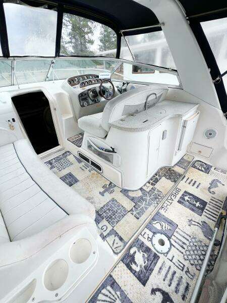 2000 Rinker Fiesta Vee 330