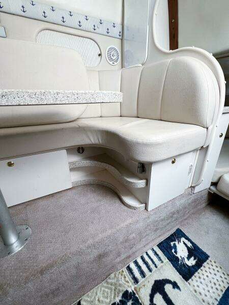 2000 Rinker Fiesta Vee 330