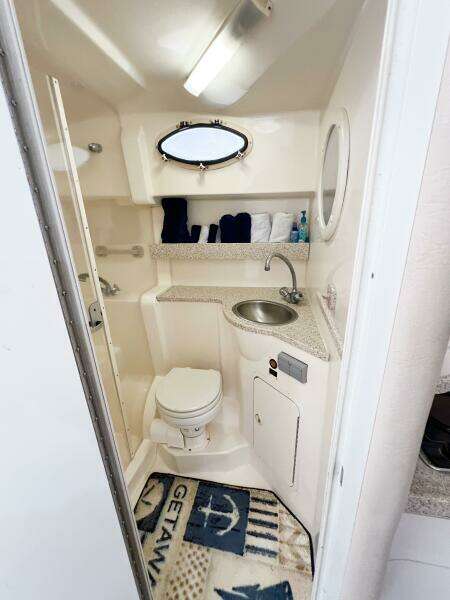 2000 Rinker Fiesta Vee 330