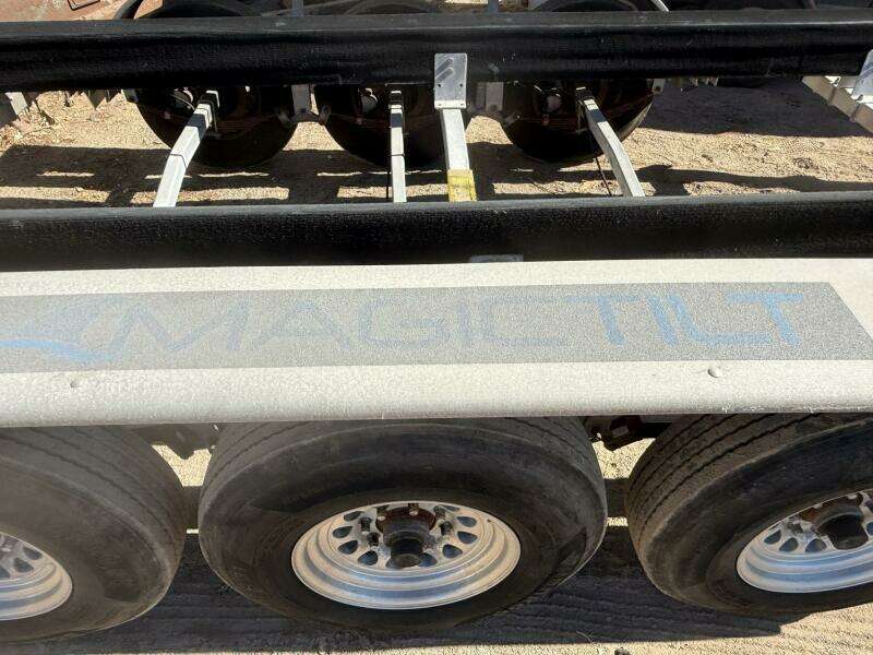 2017 Boston Whaler 315 Conquest