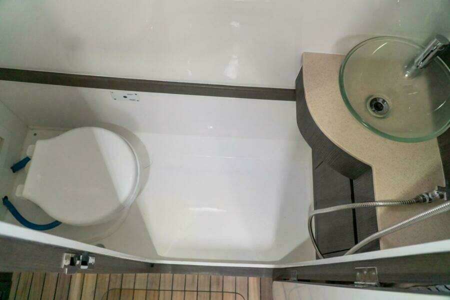 2025 Fishing Raptor 390 Solarium