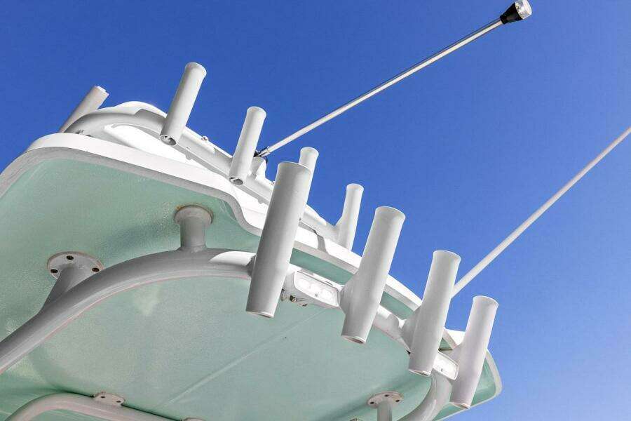 2020 Robalo 246 Cayman