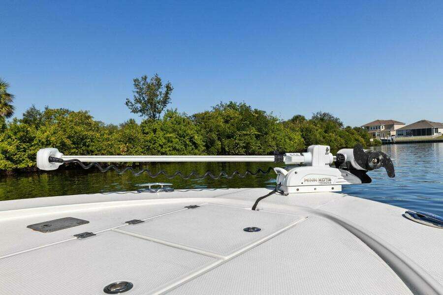 2020 Robalo 246 Cayman