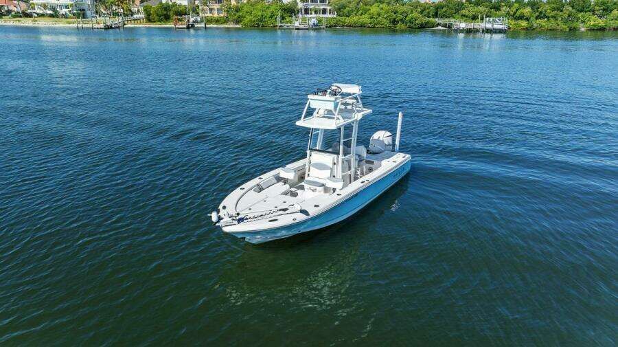 2020 Robalo 246 Cayman