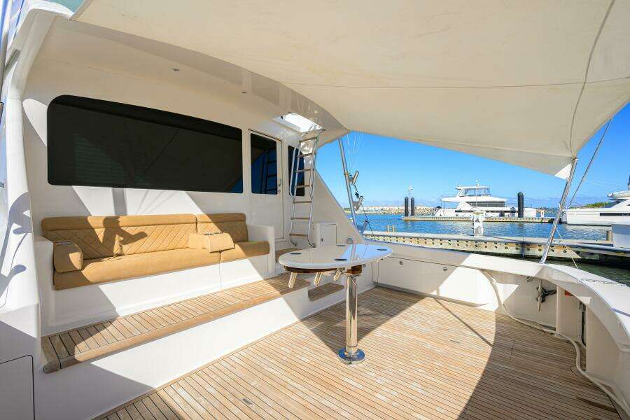 Mezzanine Seat With Sail Shade Up And Tabletop On Rocket Launcher