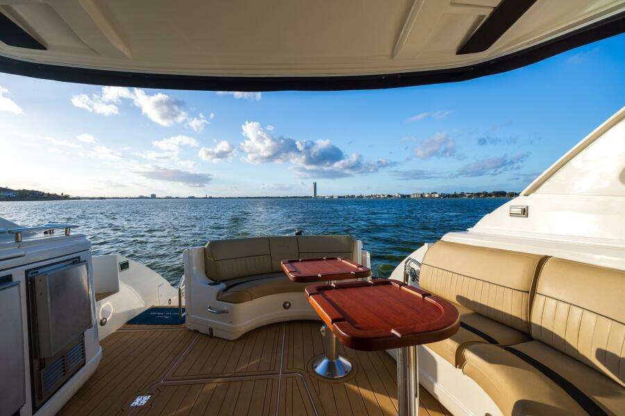 2013 Cruisers Yachts 540 Motor Yacht