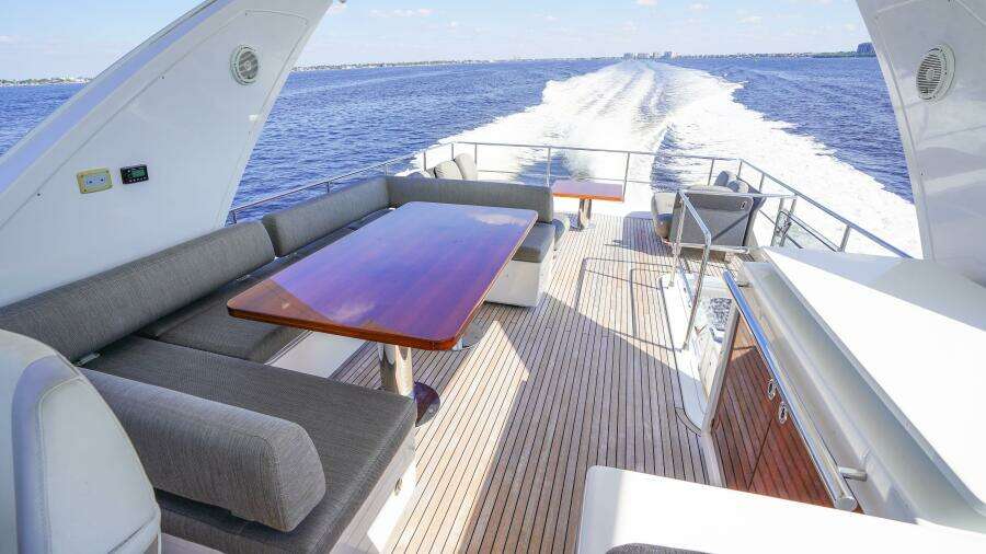 2017 Azimut 66 Flybridge