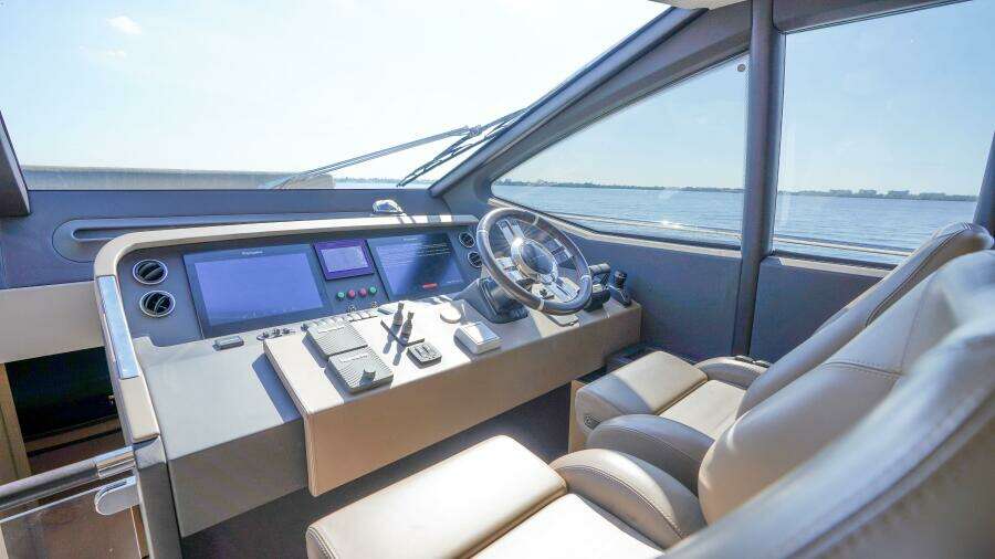 2017 Azimut 66 Flybridge