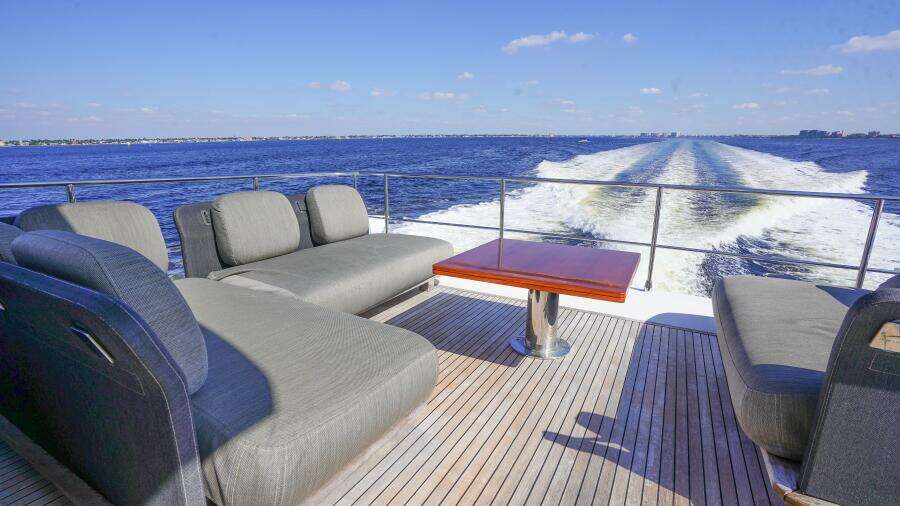 2017 Azimut 66 Flybridge