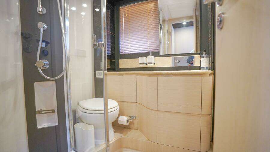 2017 Azimut 66 Flybridge