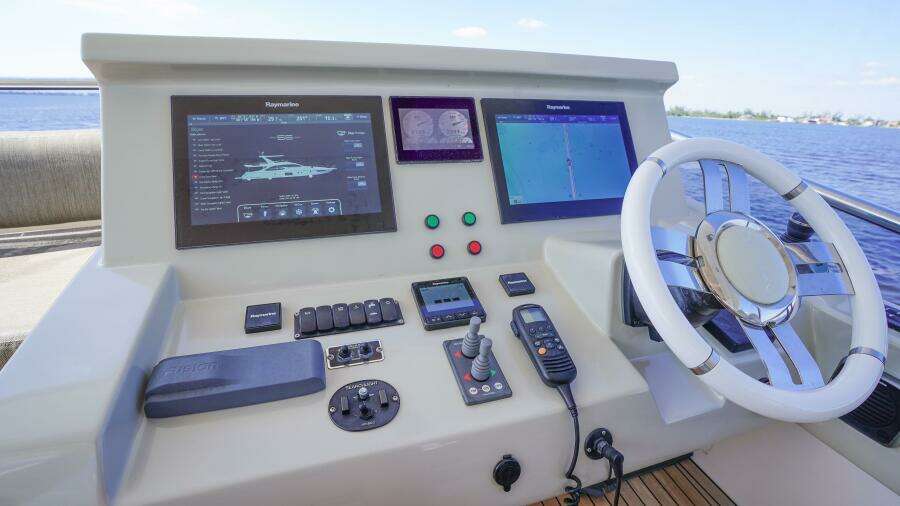 2017 Azimut 66 Flybridge